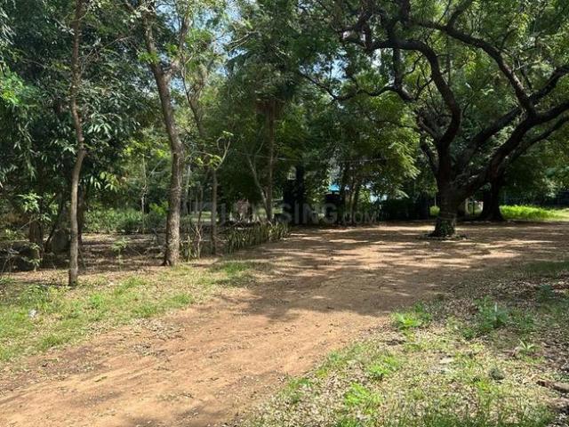 Residential Plot in Neelankarai for resale Chennai. The reference number is 14021027