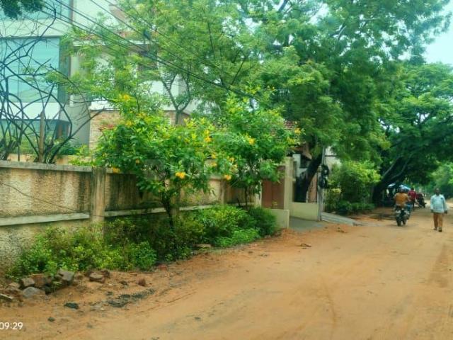 Residential Plot in Neelankarai for resale Chennai. The reference number is 19210290