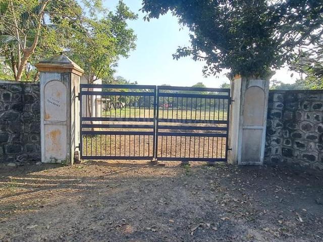 Residential Plot in Neelankarai for resale Chennai. The reference number is 20180490