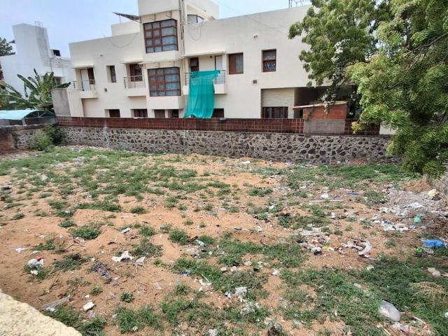 Residential Plot in Neelankarai for resale Chennai. The reference number is 20778753