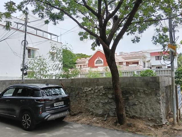 Residential Plot in Neelankarai for resale Chennai. The reference number is 20880839