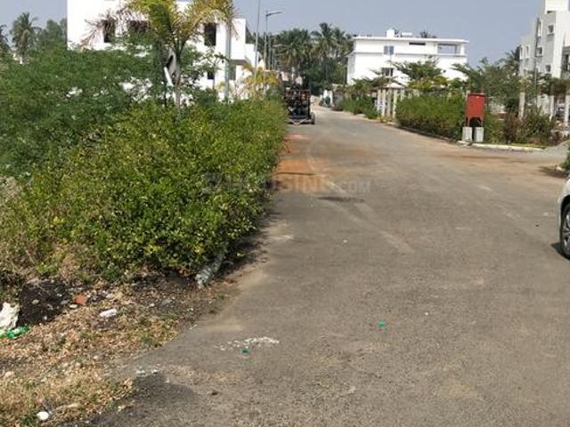 Residential Plot in Neelankarai for resale Chennai. The reference number is 20895477