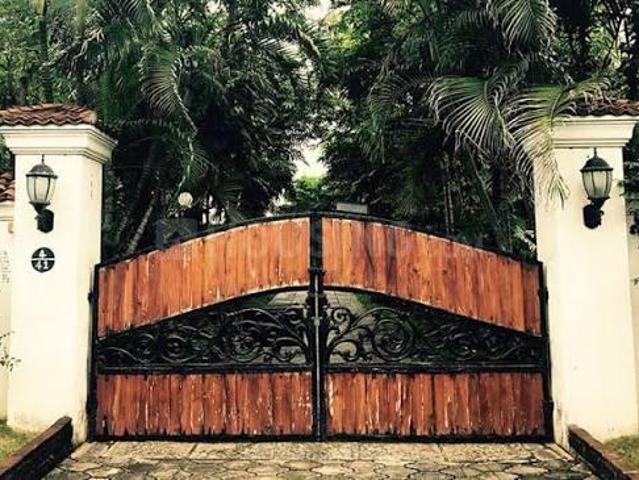 Residential Plot in Neelankarai for resale Chennai. The reference number is 20927473