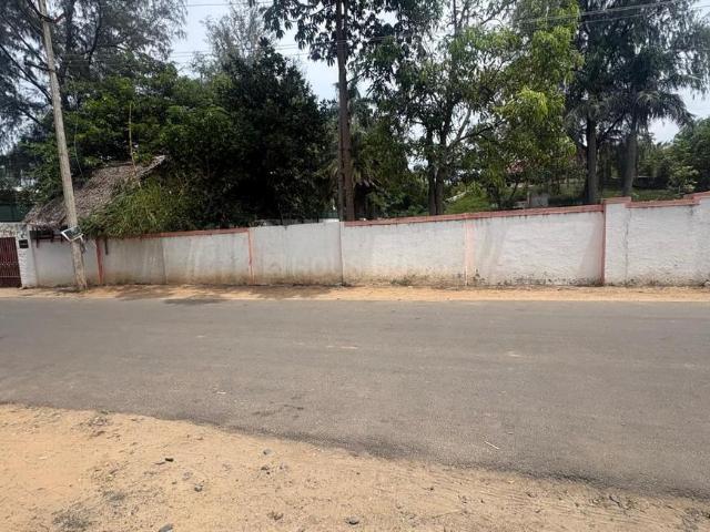 Residential Plot in Neelankarai for resale Chennai. The reference number is 21391154