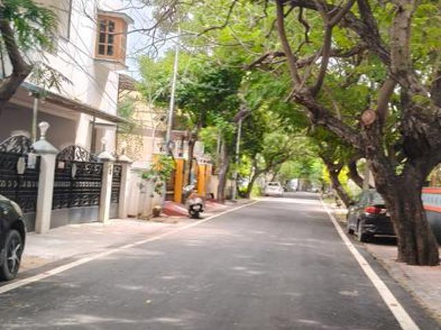 Residential Plot in Neelankarai for resale Chennai. The reference number is 21316456