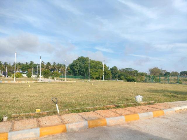 Residential Plot in Nelamangala for resale Bengaluru. The reference number is 21135524