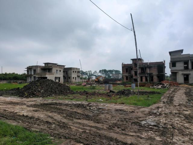 Residential Plot in New Town for resale Kolkata. The reference number is 20577155