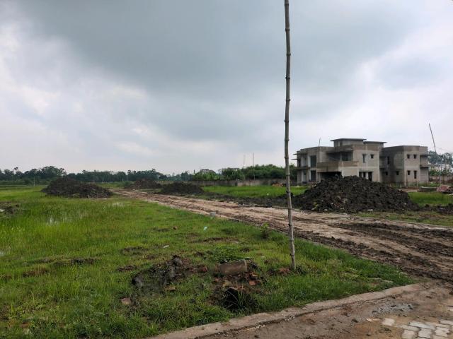 Residential Plot in New Town for resale Kolkata. The reference number is 20577124
