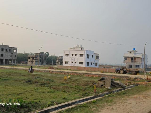 Residential Plot in New Town for resale Kolkata. The reference number is 20607366