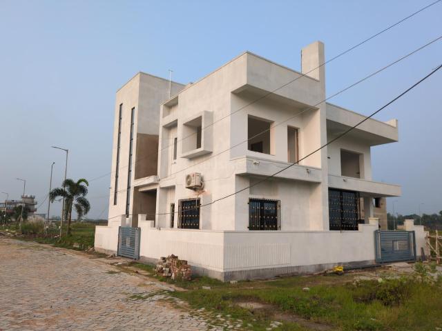 Residential Plot in New Town for resale Kolkata. The reference number is 21396121