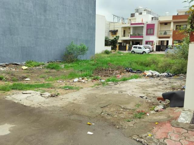 Residential Plot in Nipania for resale Indore. The reference number is 14953618