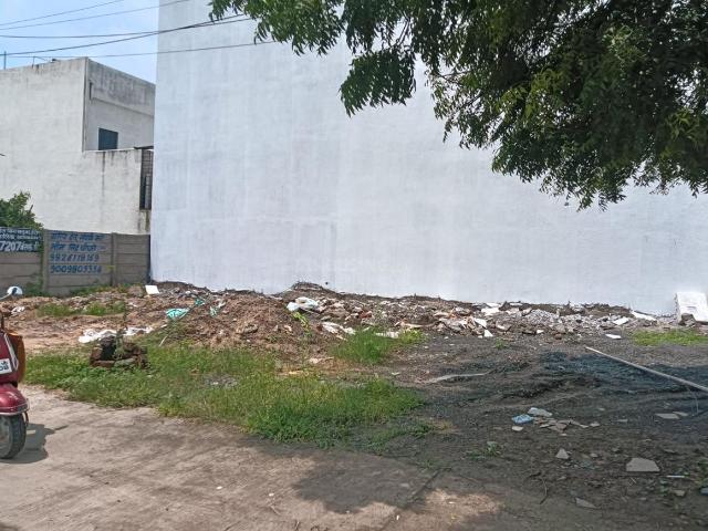 Residential Plot in Nipania for resale Indore. The reference number is 18296513