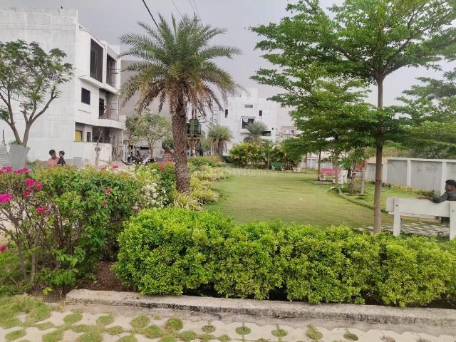 Residential Plot in Nipania for resale Indore. The reference number is 20852212