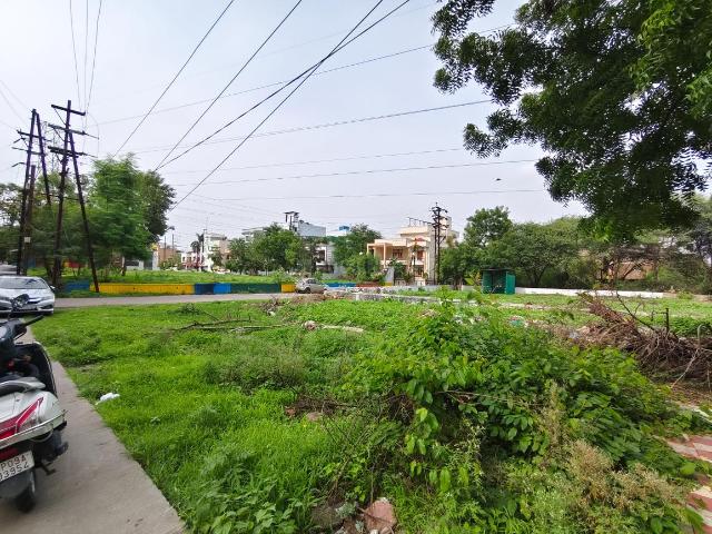 Residential Plot in Nipania for resale Indore. The reference number is 21300635