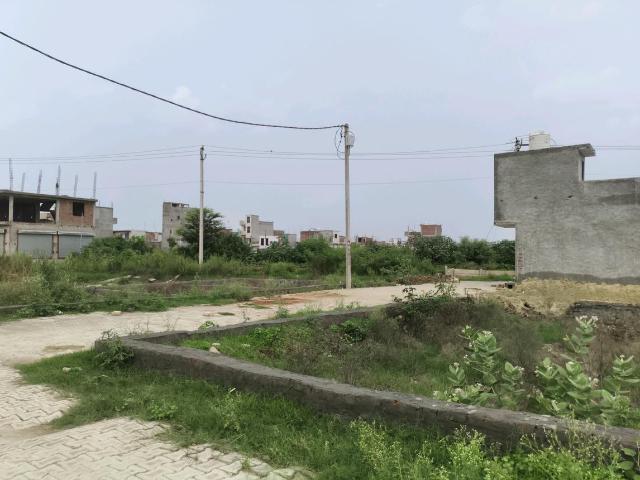 Residential Plot in Chhapraula for resale Ghaziabad. The reference number is 20803931