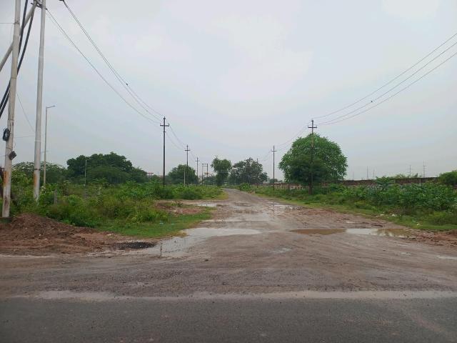 Residential Plot in Noida Extension for resale Greater Noida. The reference number is 21038567