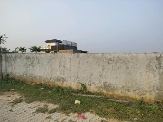Residential Plot in Noida Extension for resale Greater Noida. The reference number is 21121481
