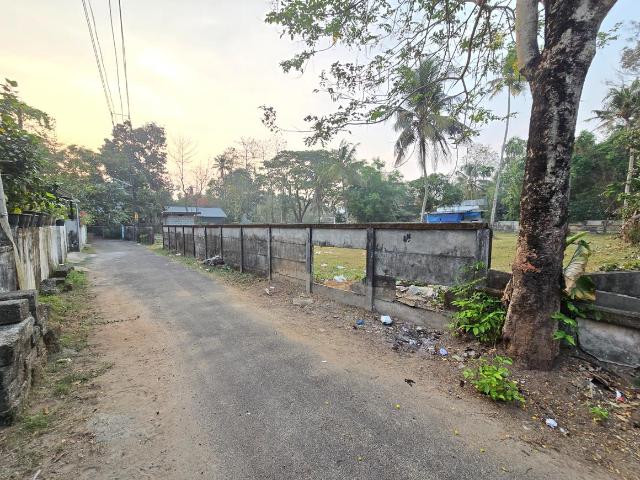 Residential Plot in North Parvur for resale Kochi. The reference number is 19540496