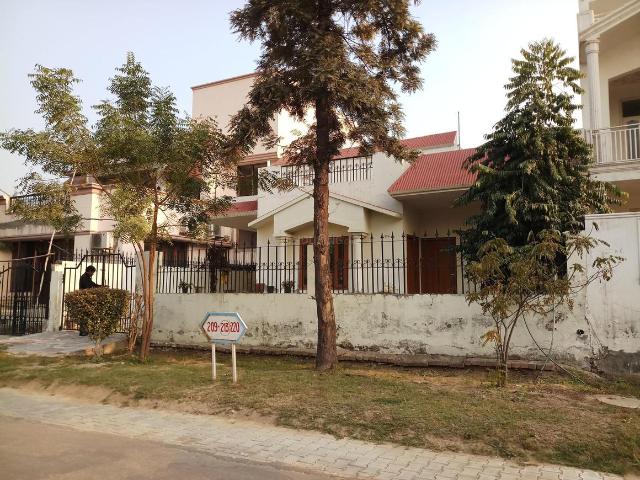 Residential Plot in Omega IV for resale Greater Noida. The reference number is 20747799