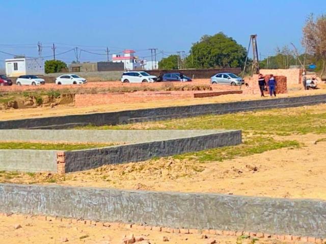 Residential Plot in Achheja for resale Greater Noida. The reference number is 18101321