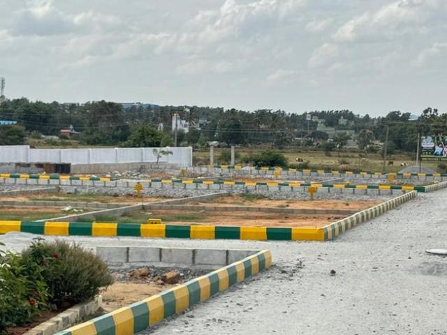 Residential Plot in Agondapalli for resale Hosur. The reference number is 20749095