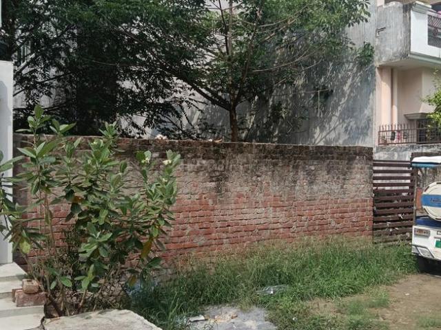 Residential Plot in Aliganj for resale Lucknow. The reference number is 20692351