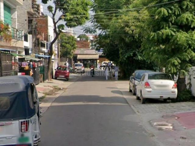 Residential Plot in Aliganj for resale Lucknow. The reference number is 21327047