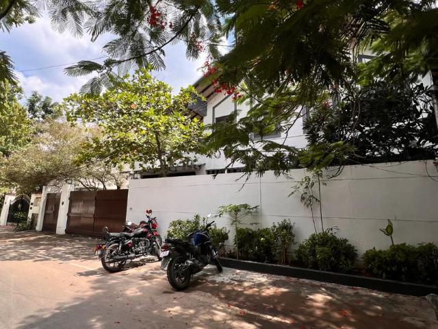 Residential Plot in Alwarpet for resale Chennai. The reference number is 15781768