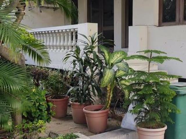 Residential Plot in Anand Vihar for resale New Delhi. The reference number is 15126157