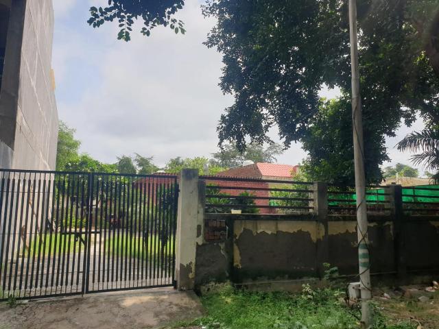 Residential Plot in Ansal Golf Links 1 for resale Greater Noida. The reference number is 16909221