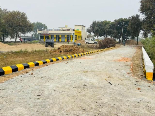 Residential Plot in Babatpur for resale Varanasi. The reference number is 18248189
