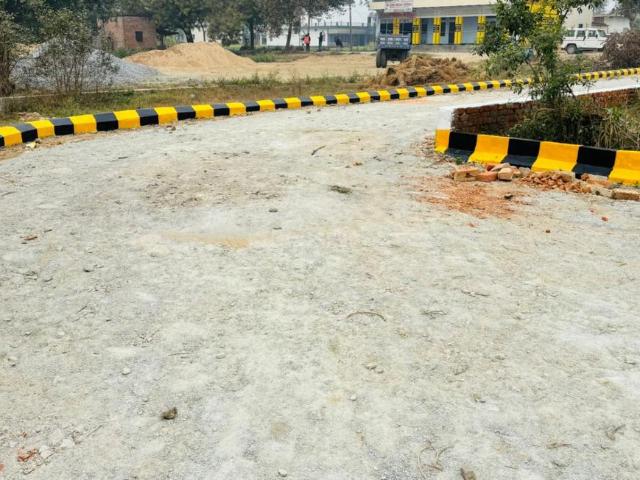 Residential Plot in Babatpur for resale Varanasi. The reference number is 18293564