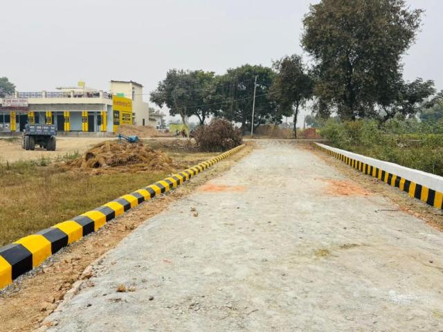 Residential Plot in Babatpur for resale Varanasi. The reference number is 18293320
