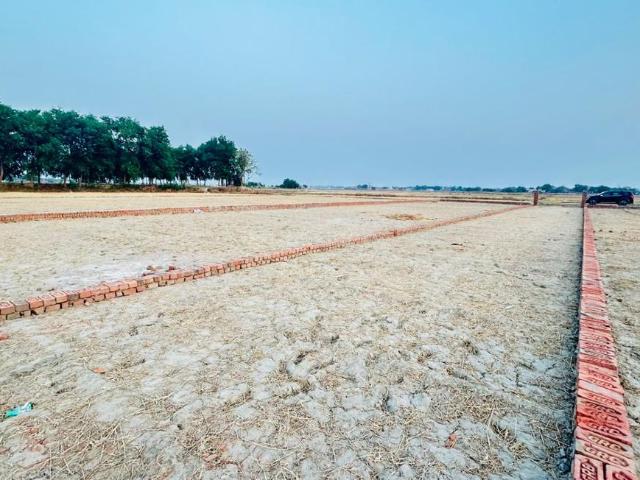 Residential Plot in Babatpur for resale Varanasi. The reference number is 20612245