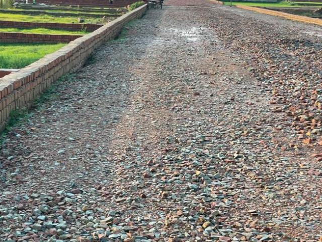 Residential Plot in Babatpur for resale Varanasi. The reference number is 20799468