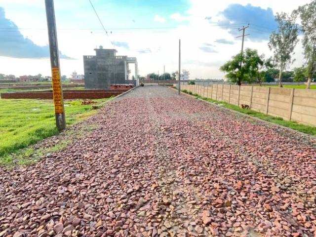 Residential Plot in Babatpur for resale Varanasi. The reference number is 20805008