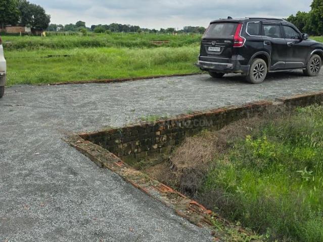 Residential Plot in Babatpur for resale Varanasi. The reference number is 21022471