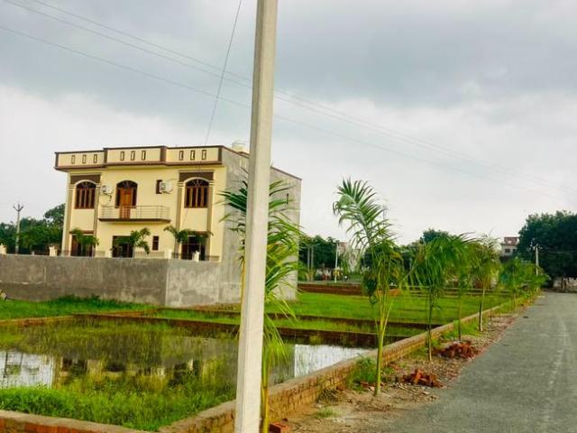 Residential Plot in Babatpur for resale Varanasi. The reference number is 21092335