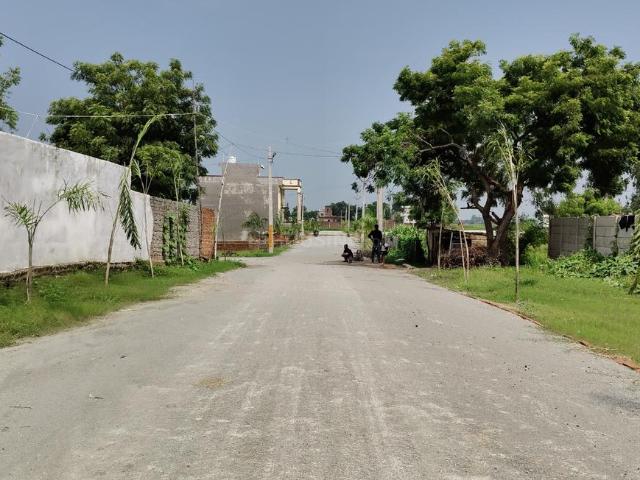 Residential Plot in Bagatpur for resale Varanasi. The reference number is 21316429