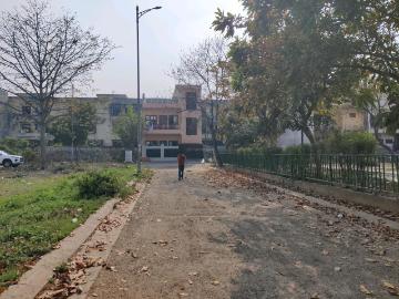 Residential Plot in Bamheta Village for resale Ghaziabad. The reference number is 19584866