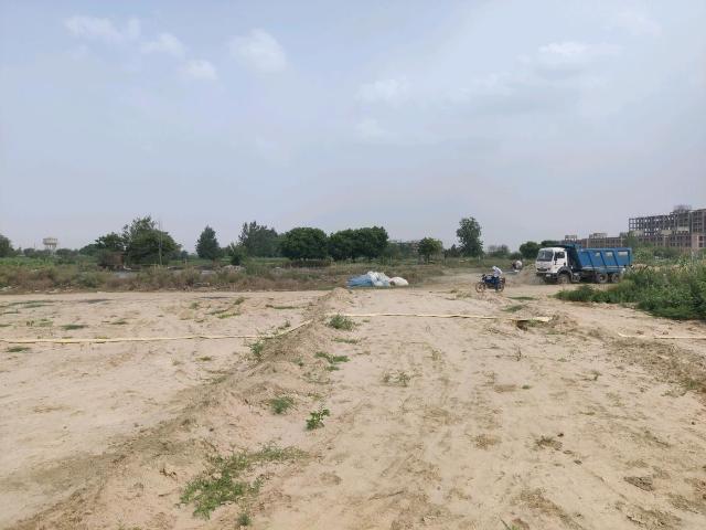 Residential Plot in Bamheta Village for resale Ghaziabad. The reference number is 20710127