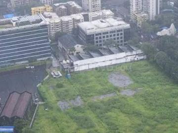 Residential Plot in Bandra East for resale Mumbai. The reference number is 17217540