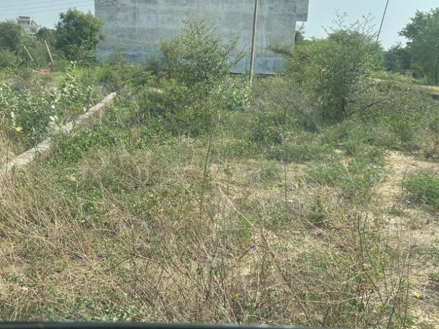 Residential Plot in Baroli Ahir for resale Agra. The reference number is 20646214