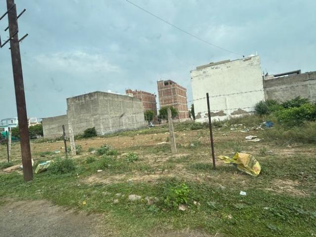 Residential Plot in Baroli Ahir for resale Agra. The reference number is 20652265