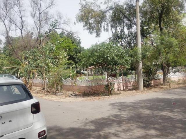 Residential Plot in Beta II for resale Greater Noida. The reference number is 18313082