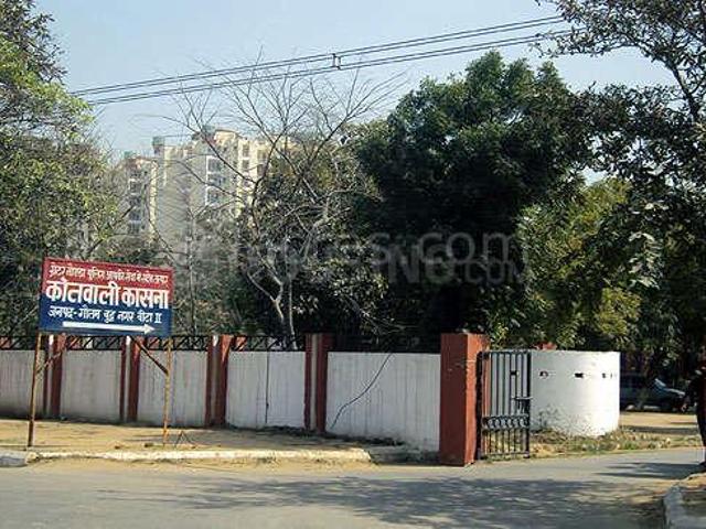 Residential Plot in Beta II for resale Greater Noida. The reference number is 21327746