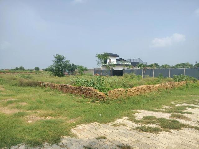 Residential Plot in Bhanauta for resale Greater Noida. The reference number is 20956646