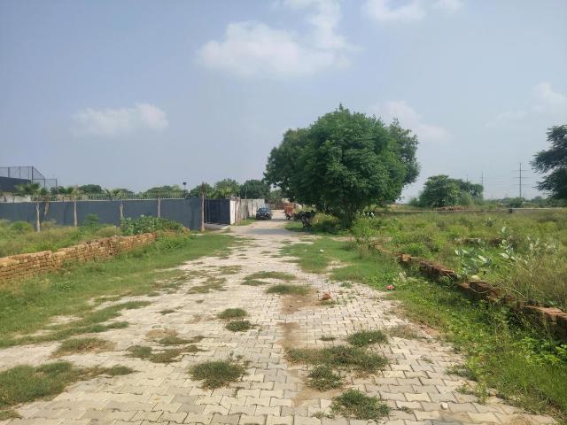 Residential Plot in Bhanauta for resale Greater Noida. The reference number is 20956673