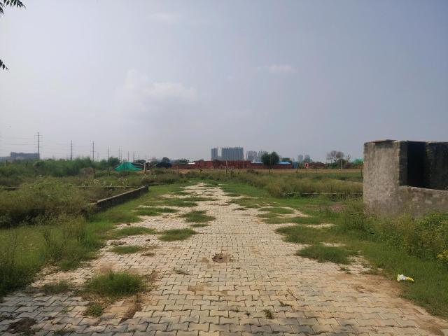 Residential Plot in Bhanauta for resale Greater Noida. The reference number is 20956604