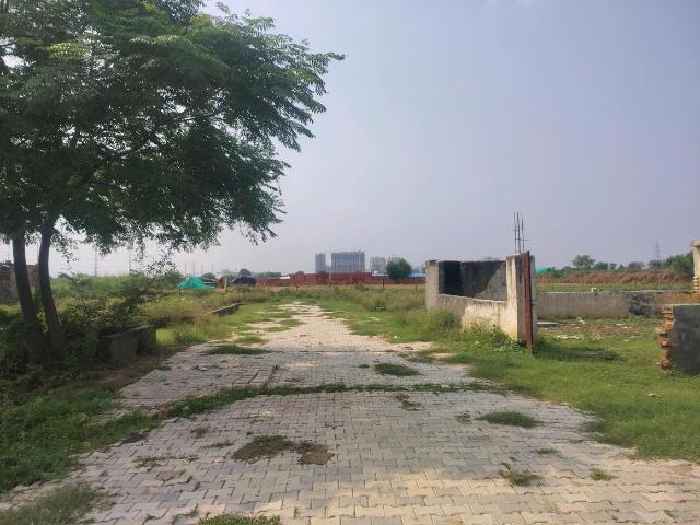 Residential Plot in Bhanauta for resale Greater Noida. The reference number is 20956702